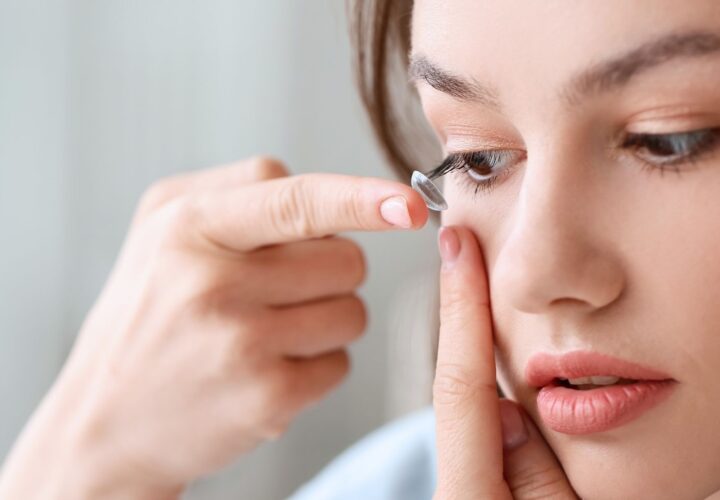 Jak zakładać soczewki